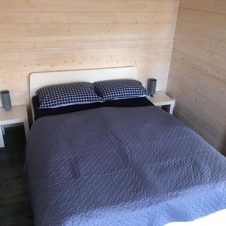 Womocamp Holzhuette 1 Hotel Саулкрасти Екстериор снимка