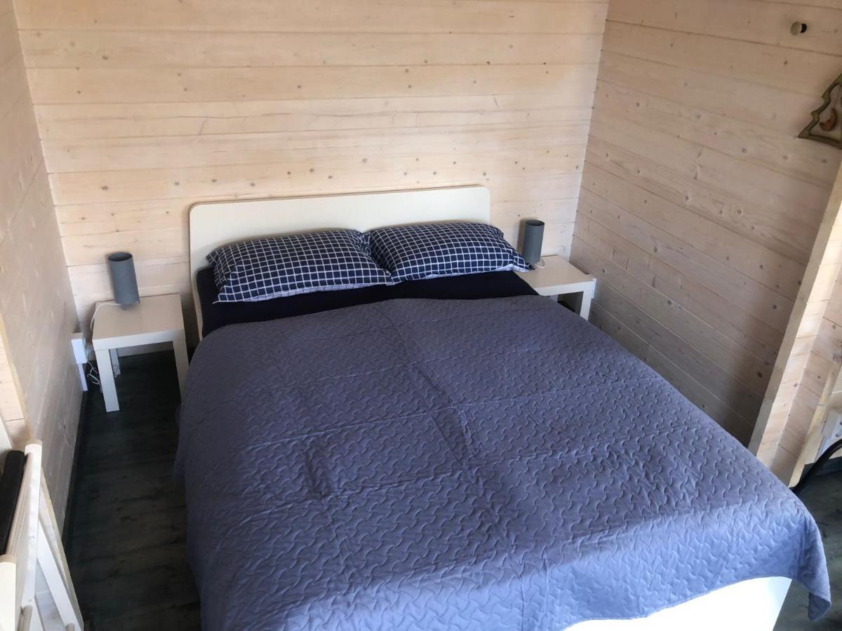 Womocamp Holzhuette 1 Hotel Саулкрасти Екстериор снимка