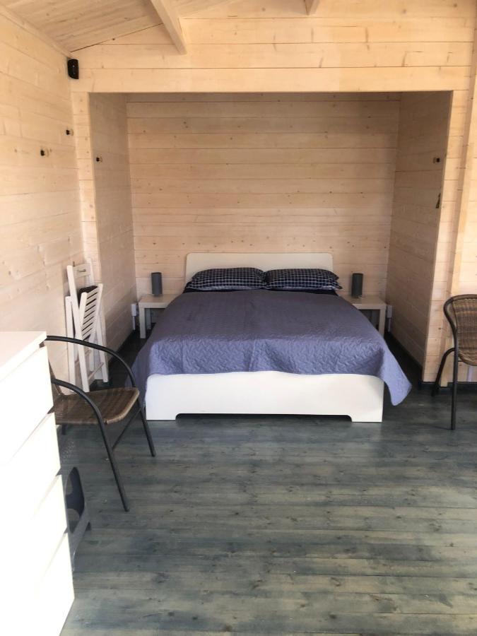 Womocamp Holzhuette 1 Hotel Саулкрасти Екстериор снимка